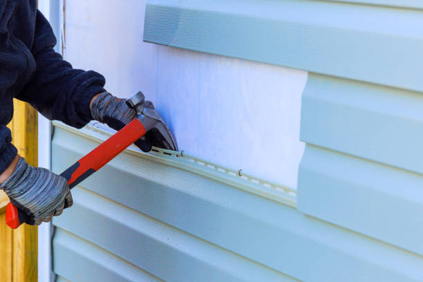 Trusted Emergency Siding Repair service in Lakewood, IL - Creative Siding